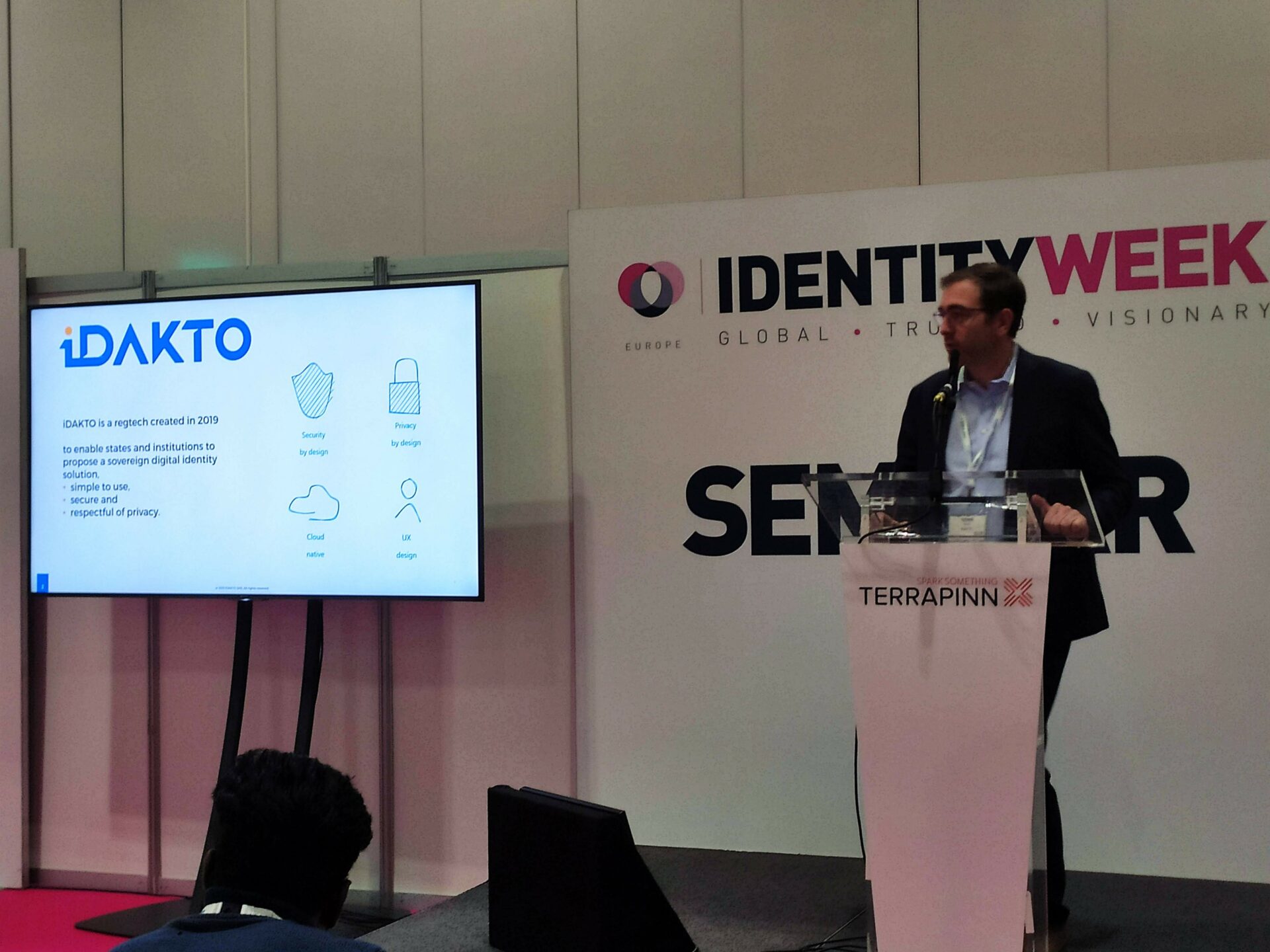 iDAKTO is still here for #identityweek Day 2 in London! Any enquiries about our up & coming company, solutions, clients? Come and have a chat and see one of our live demos at the iDAKTO booth S15.