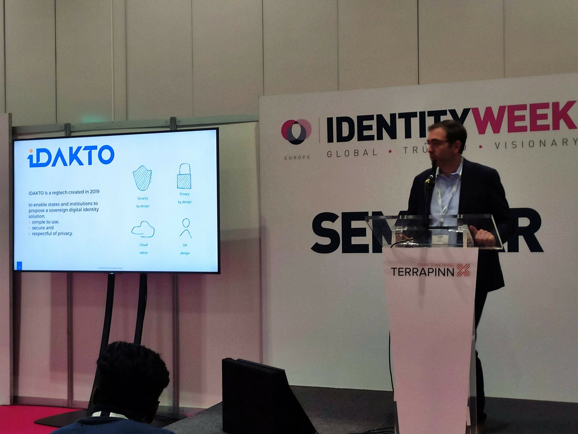 iDAKTO is still here for #identityweek Day 2 in London! Any enquiries about our up & coming company, solutions, clients? Come and have a chat and see one of our live demos at the iDAKTO booth S15.